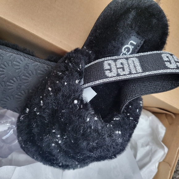 Kids Uggs - Picture 2 of 6